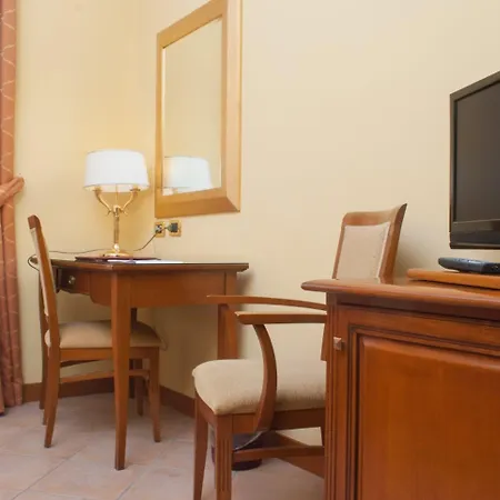 Le Cheminee Business Hotel 4*