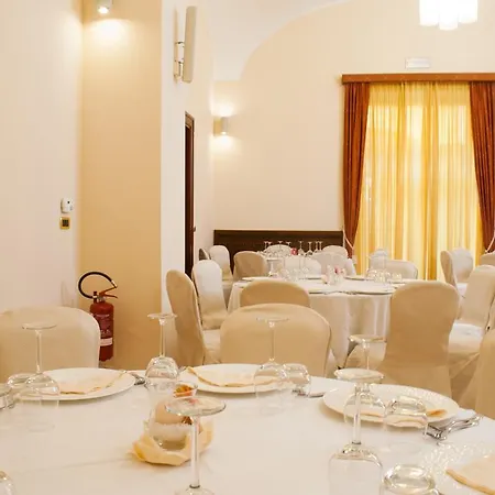 Le Cheminee Business Hotel 4*