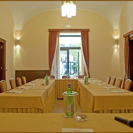 Le Cheminée Business 4* Napoli