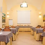 Le Cheminée Business Hotel 4*