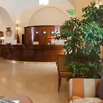 Le Cheminée Business Hotel