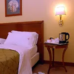Le Cheminée Business Hotel 4*