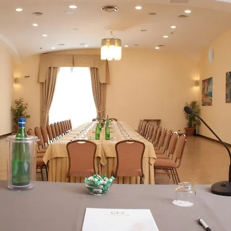 Le Cheminee Business Hotel